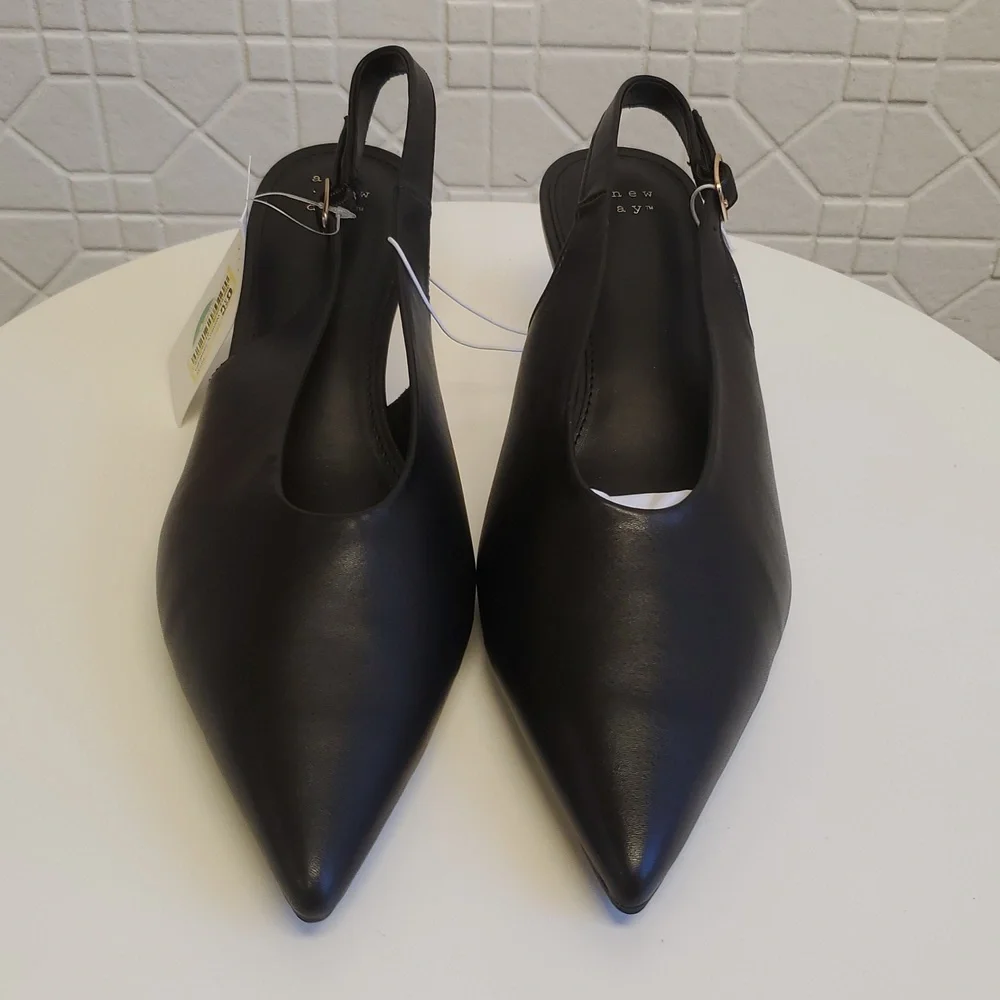 A New Day Black Slingback Pointed Kitten Heel Pumps with Gold Accent Heel 9.5 - Picture 7 of 9